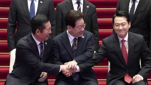 이 대통령 "자주 만나자"…장동혁 "국정 운영 기조 바꿔야"