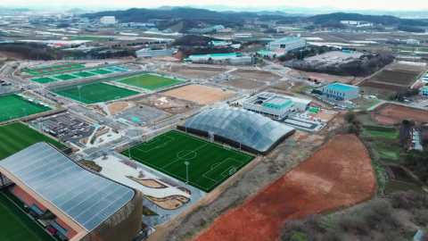 '축구 메카' 천안 시대 개막...이제는 "구슬을 꿸 차례"