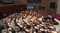 중국인에 40만 원 지원?..."국민 호도" vs "뒤늦게 변명"