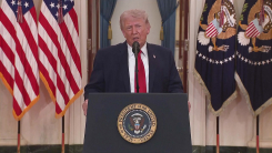 트럼프 "이란과 협상 낙관...호르무즈 해협 통행료 부과 안 돼"