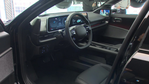 고유가에 전기차 판매 '훌쩍'…보조금 개편 논란도