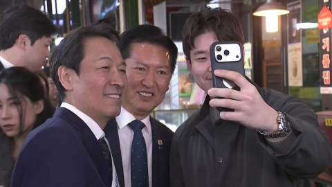 강원 찾은 정청래 "파란 바람이 분다"...우상호 지원 사격