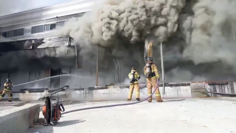완도 수산물 업체 냉동창고에 불…소방관 2명 숨져