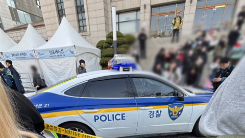 야외 음악축제 인파 밀집 사고…"20여 명 응급처치"