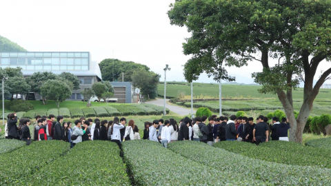 수학여행 \'60만원\' 논란 커지자…교사들 입 열었다