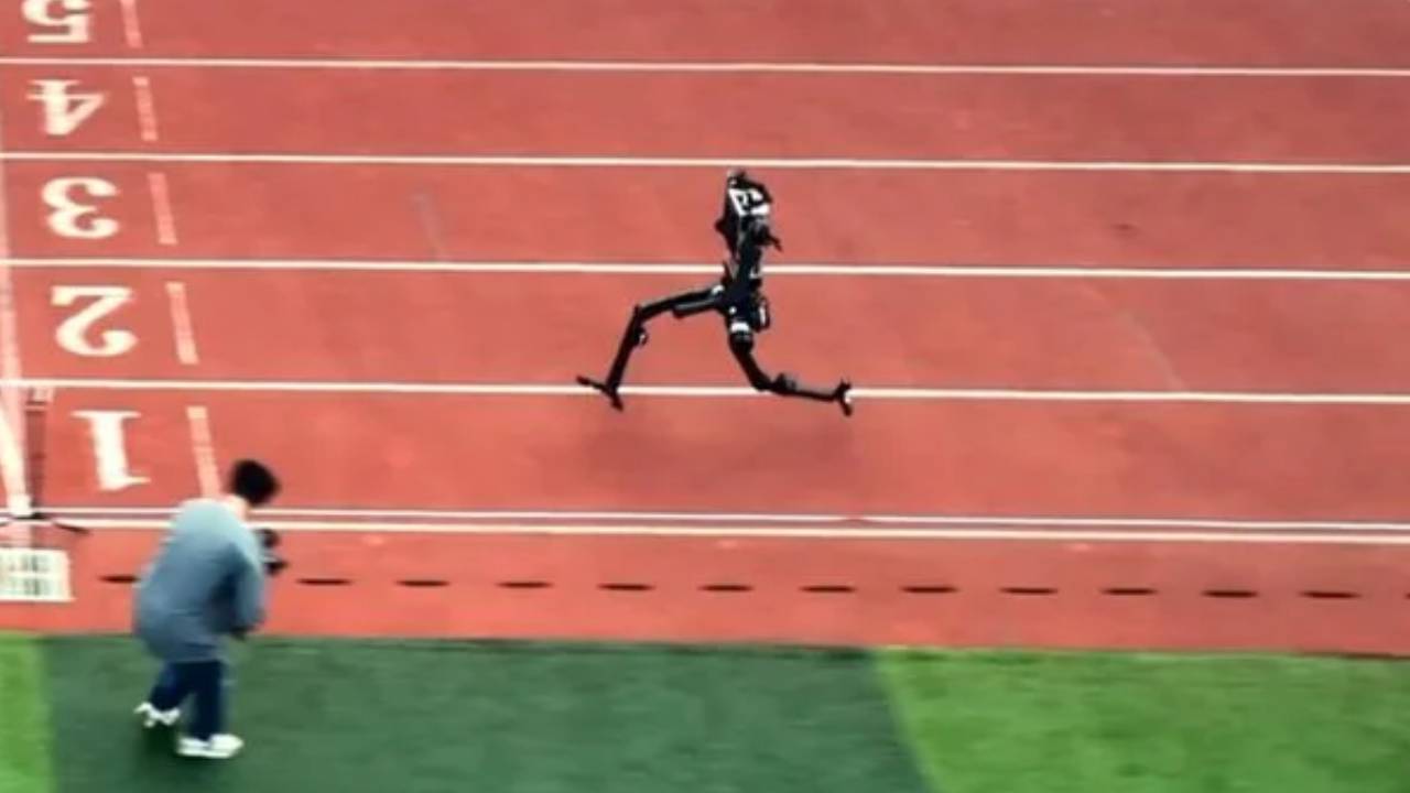 중국 달리기 로봇, 초속 10m 돌파…우사인 볼트 기록 깰까