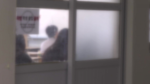 고등학교서 학생이 교사 피습…"흉기 미리 준비"