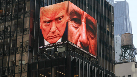 미국 법원, 트럼프의 외설 편지 보도한 WSJ 상대 '15조 원' 소송 기각