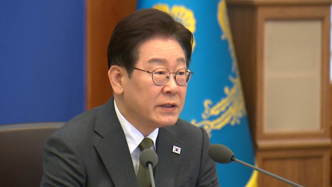 이 대통령 "전쟁 당사국, 평화 향해 걸어야"…정치권 공방