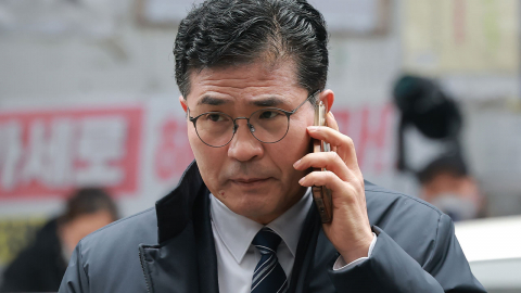  경찰, '식사비 대납 의혹' 이원택 의원 사무실 등 압수수색