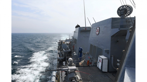 미 '호르무즈 역봉쇄' 첫날...이란 선박 회항 속출