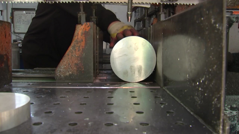 중동행 운임 40% 폭등…원자재 가격 급등에 공업사 '시름'