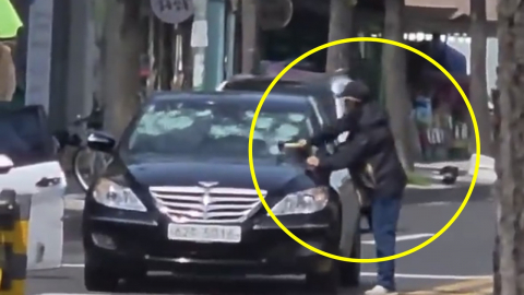 울산서 대낮에 망치로 차량 \'쾅쾅\', 시민들 도망…50대 입건