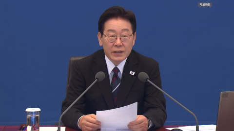 "이 대통령, 영·프 주도 호르무즈 관련 회의 참석 긍정 검토"