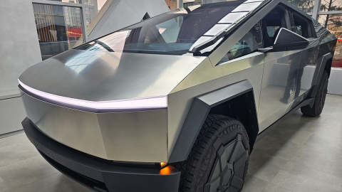 테슬라 '사이버 트럭', 스페이스X·xAI·뉴럴 링크·보링 등 머스크 기업들이 집중 구매