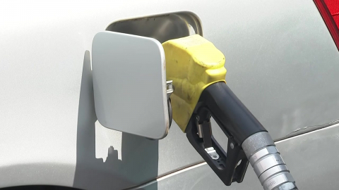 전국 평균 휘발윳값 2천 원 돌파…3년 8개월만