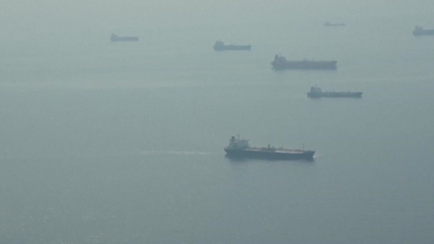 이란, 호르무즈 해협 재봉쇄…유조선 향해 발포까지