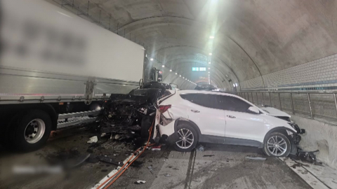 터널에서 6대 부딪쳐 12명 부상…곳곳 산불도
