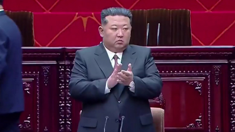 북, 탄도미사일 집속탄두 시험발사…김정은 참관