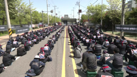 차량 막던 화물연대 조합원 3명 사상…경찰, 구속영장 신청 검토