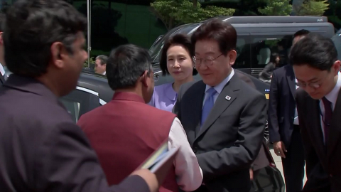 이 대통령, 하노이로 출발…내일 한-베트남 정상회담