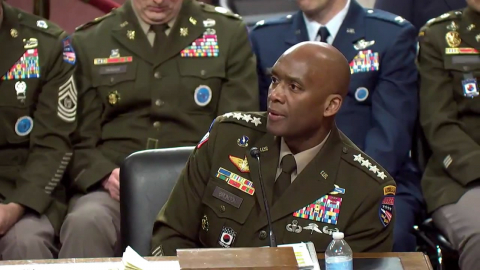 주한미군사령관 “사드 한반도에…정치적 편의 앞서선 안 돼"