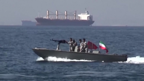 "이란 혁명수비대 고속정, 화물선 포격…심각 손상"