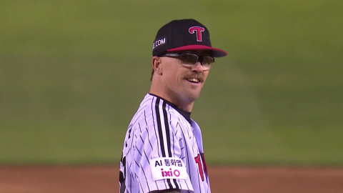 웰스, 8이닝 무실점·유영찬 11연속 세이브…LG, 3연승