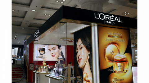 불황 속 작은 사치…로레알, 전쟁통 '립스틱 효과'