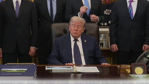 \'수면 부족 문제라더니\'…백악관 행사 또 \'꾸벅꾸벅\' [앵커리포트]