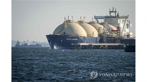 일본 비축유, 유조선 도착에도 1개월분 감소