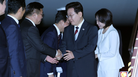 이 대통령, 5박 6일 인도·베트남 순방 마치고 귀국