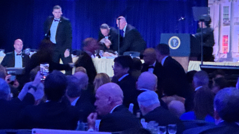  "트럼프 참석 기자단 만찬장 밖에서 큰 폭음"