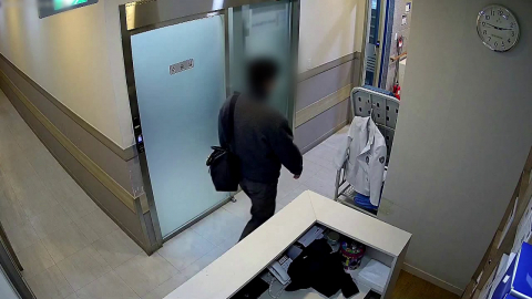  의사 사라진 수술실…두 아이 엄마는 '식물인간'