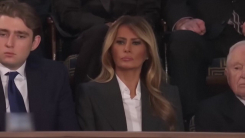 "예비 과부처럼 빛나는 멜라니아" 풍자에 백악관 '제정신인가?'