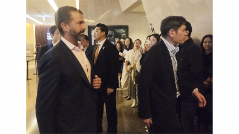 트럼프 주니어, 정용진 회장 부인 공연 관람...친분 과시