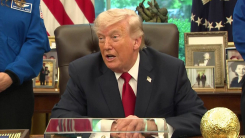 트럼프 "핵 합의 때까지 해상봉쇄 계속"...미 국방 "이란, 북한 답습"