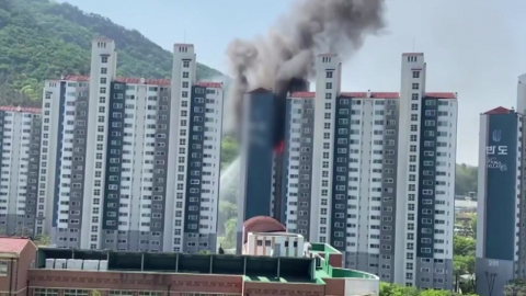 [속보] 경기 의왕 아파트에서 불…대응 1단계 진화 중