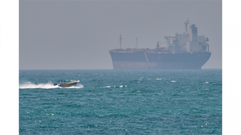 유조선 통과에 일본 내 평가 엇갈려..."역시" vs "이용 당해"
