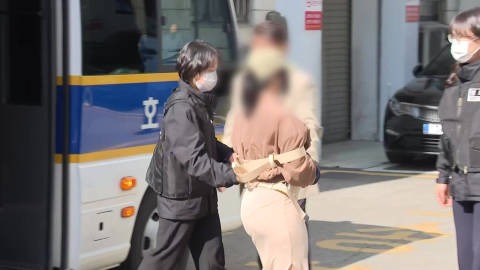 약물 음료 먹인 뒤 돈 가로챈 20대 여성 구속 송치