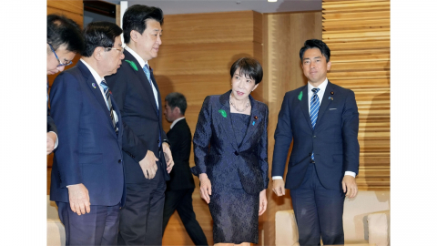 자위대명기 앞서 긴급사태조항부터…다카이치, '단계적 개헌' 카드