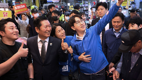 정청래 "금의환향한 북구의 아들"...하정우와 구포시장 방문
