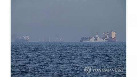\'봉쇄\' 뚫고 한국행…UAE 유조선, 호르무즈 몰래 통과