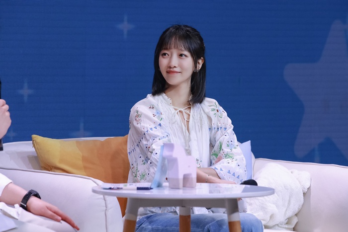 표예진, 생애 첫 팬미팅 성공적 마무리…이제훈·장나라 지원사격