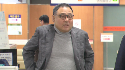 \'시계 청탁\' 로봇 개 사업가 1년 6개월 구형…내일 김건희 결심