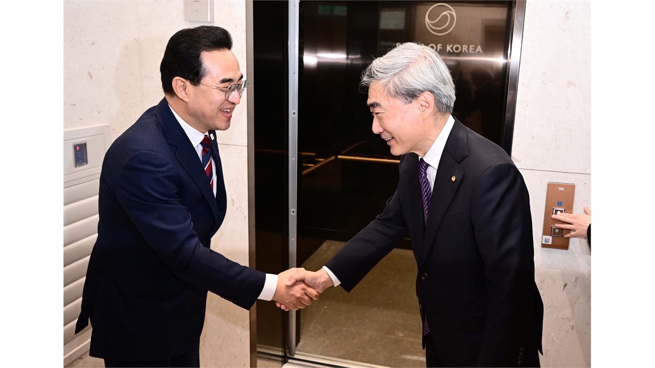 박홍근 장관, 한은 첫 방문..."재정·통화정책 조화롭게 운영"