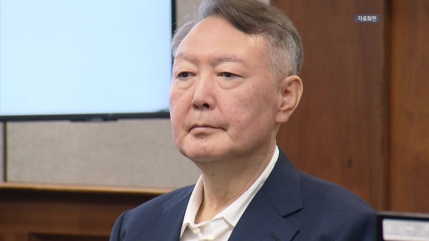 \'내란 항소심\' 줄줄이 기피신청…윤석열 등 재판 정지