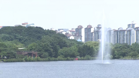 [출근길 YTN 날씨 5/15] 오늘도 서쪽 한여름 더위…기온 더 올라, 서울 32℃
