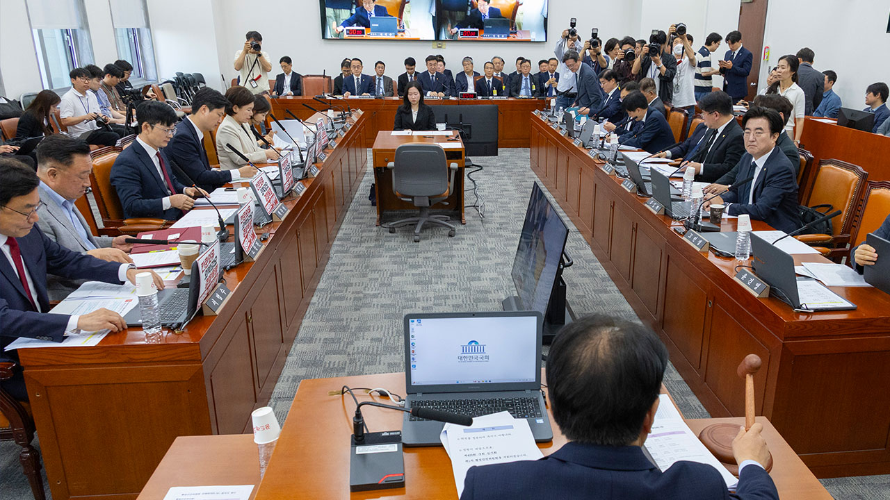"서울시가 은폐"·"3차례 보고"...선거 대리전 된 행안위
