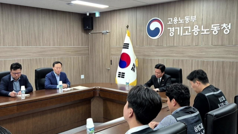 삼성전자 노사 대화 재개…노동부장관 직접 중재